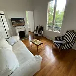 Au Coeur De L\'Ile Saint Louis